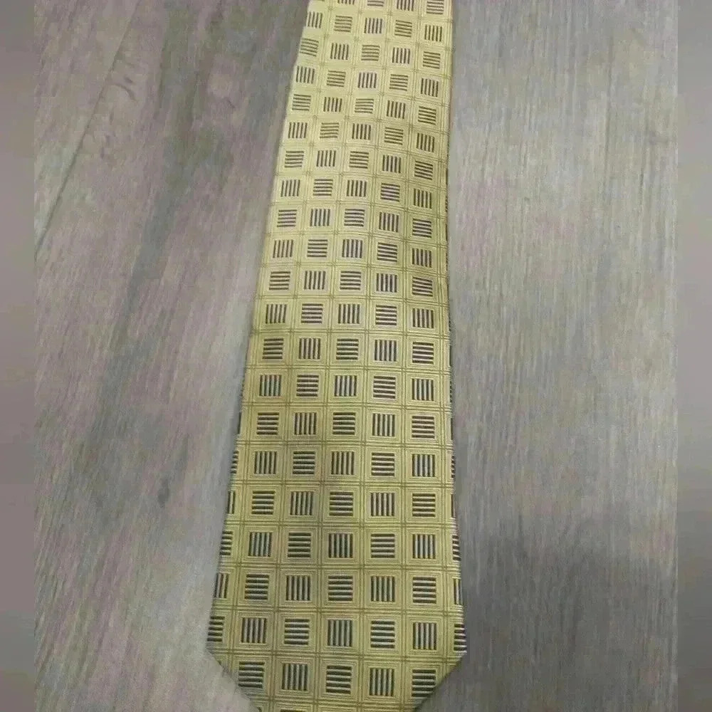 Nautica 100% silk  tie